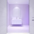 Moderne begehbare Dusche mit stilvollen Fliesen